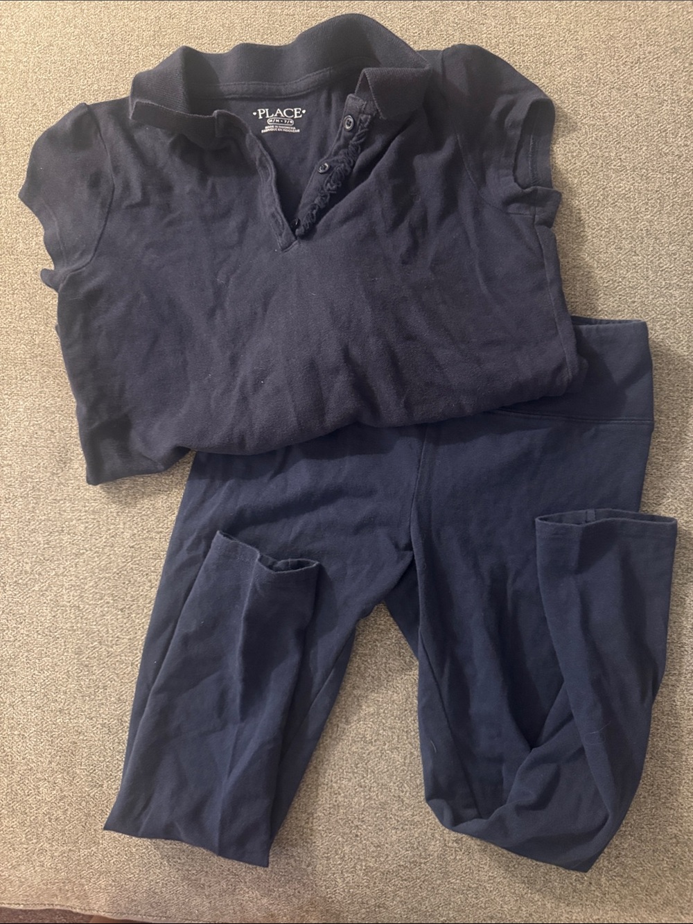 5/$15- Girl’s outfit size medium